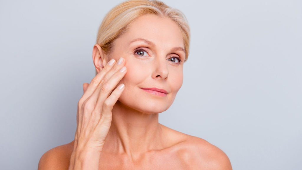 Bli kvitt rynker og slapp hud i ansikt og på hals, hender og bryst.