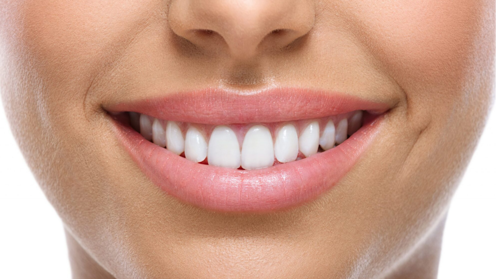 Få et finere smil med våre behandlinger for tannkjøtt og lepper.